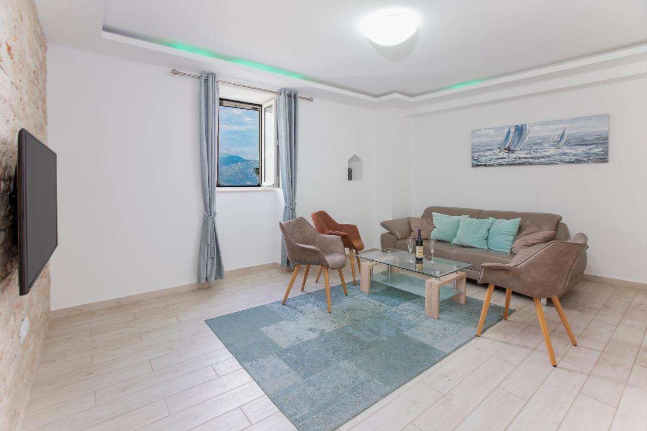 Apartments D&V コトル エクステリア 写真