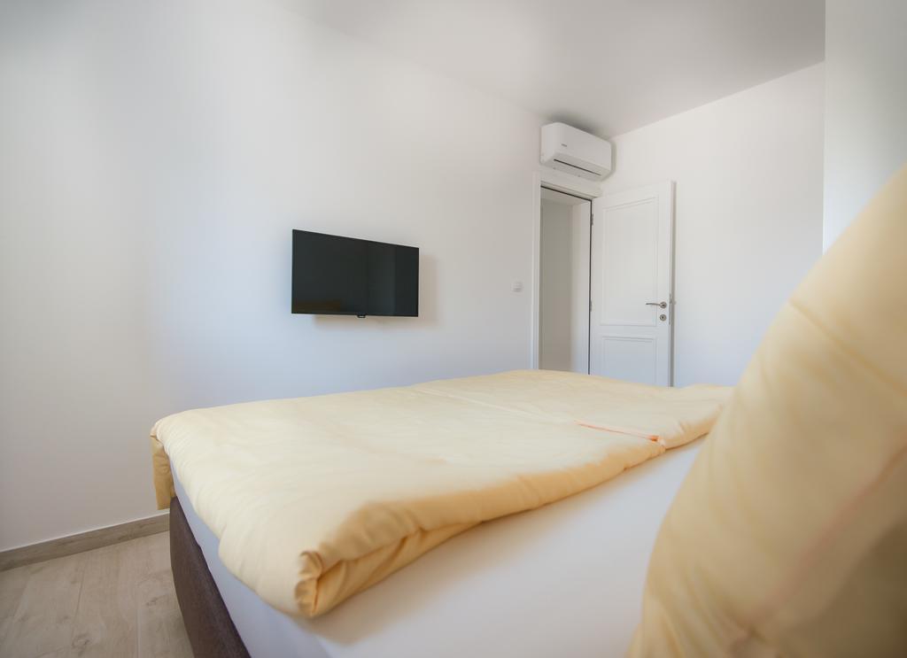 Apartments D&V コトル エクステリア 写真