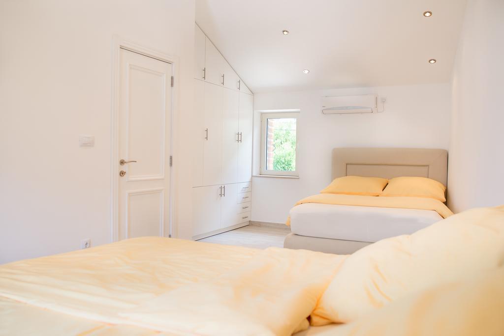 Apartments D&V コトル エクステリア 写真